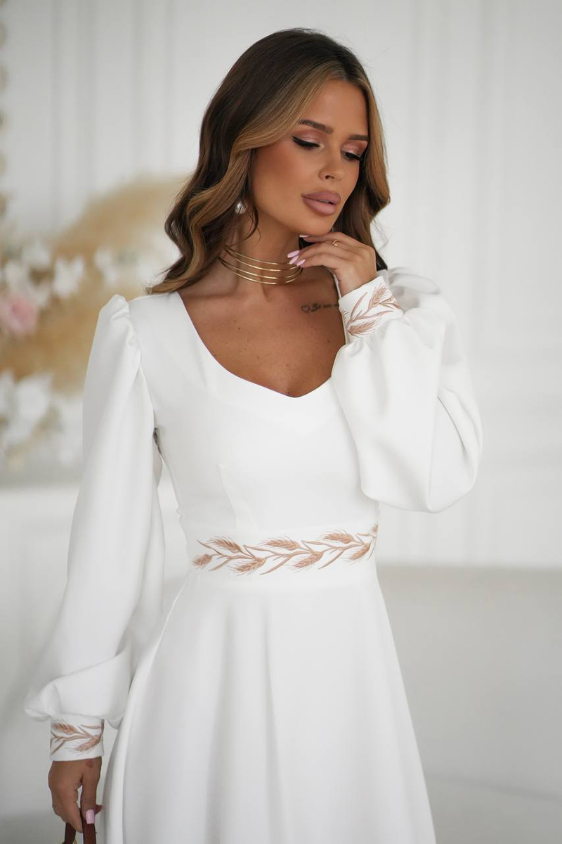 СУКНЯ З ВИШИВКОЮ НА ТАЛІЇ ТА МАНЖЕТАХ 7559