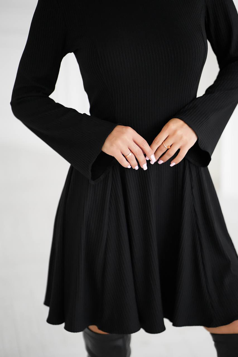 СТИЛЬНА СУКНЯ В РУБЧИК З ДОРОГИМ РУКАВОМ ТА РОЗКЛЬОШЕНОЮ СПІДНИЦЕЮ 7561