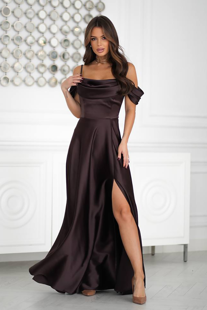 АТЛАСНА СУКНЯ ЗІ СПУЩЕНИМИ РУКАВАМИ ТА ДРАПІРУВАННЯМ У ЗОНІ ДЕКОЛЬТЕ 7569