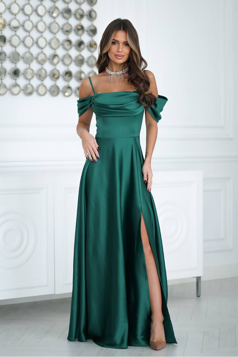 АТЛАСНА СУКНЯ ЗІ СПУЩЕНИМИ РУКАВАМИ ТА ДРАПІРУВАННЯМ У ЗОНІ ДЕКОЛЬТЕ 7569